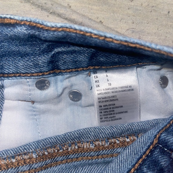 Floral embroidered shorts - Picture 6 of 6